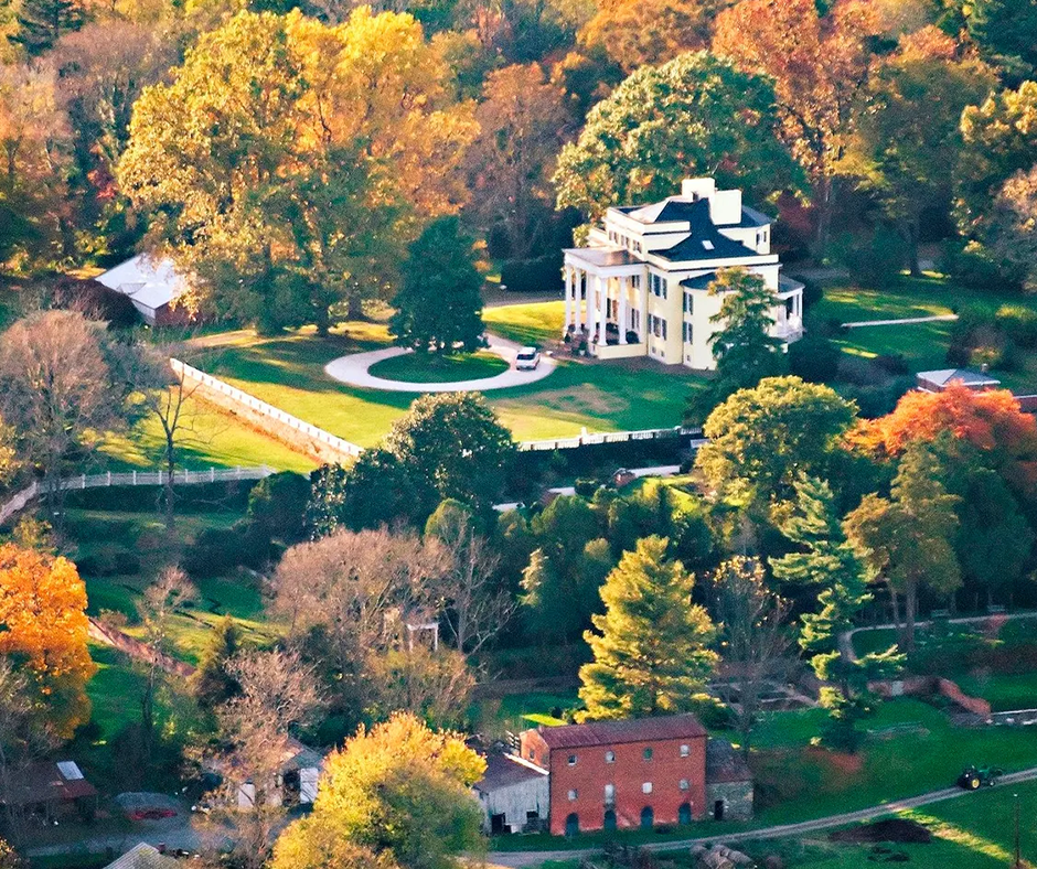 Between Leesburg and Middleburg, Oatlands Historic House and Gardens shines under Virginia fall colors. Credit: Jim Hanna Photography